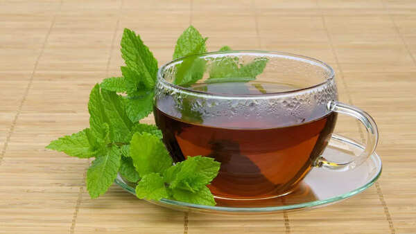 Refreshing peppermint tea for digestive comfort